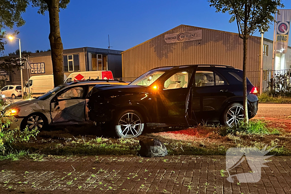 Twee voertuigen betrokken bij aanrijding