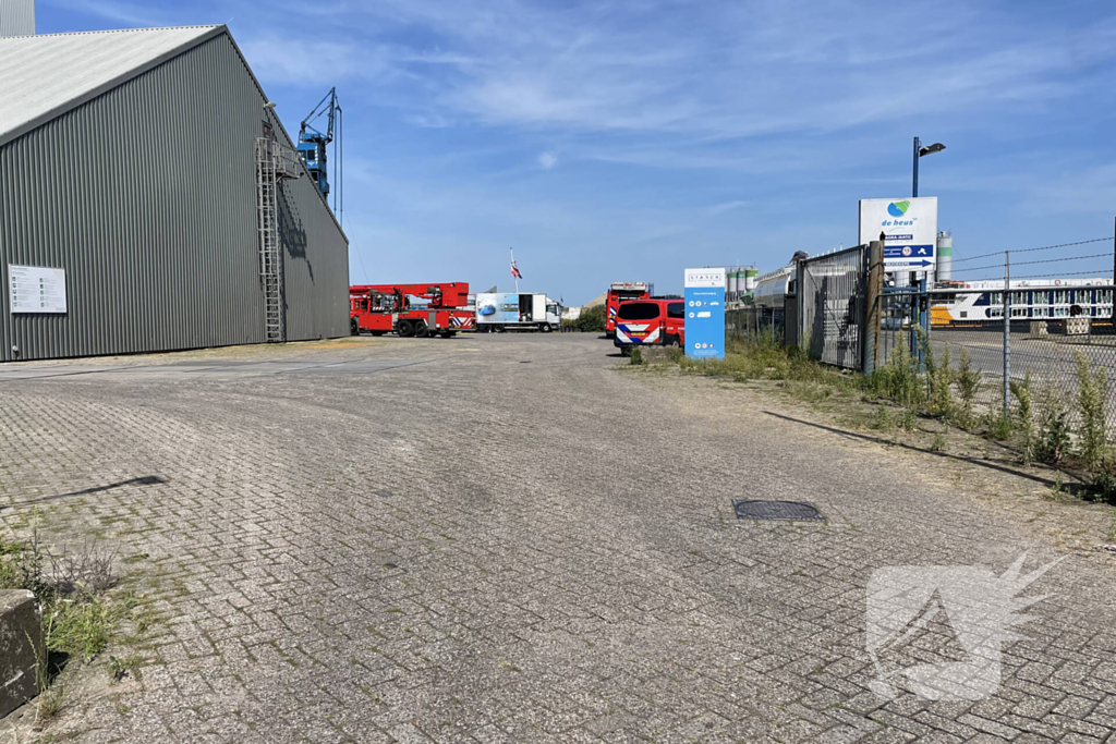 Hulpdiensten ingezet voor gevallen persoon in schip