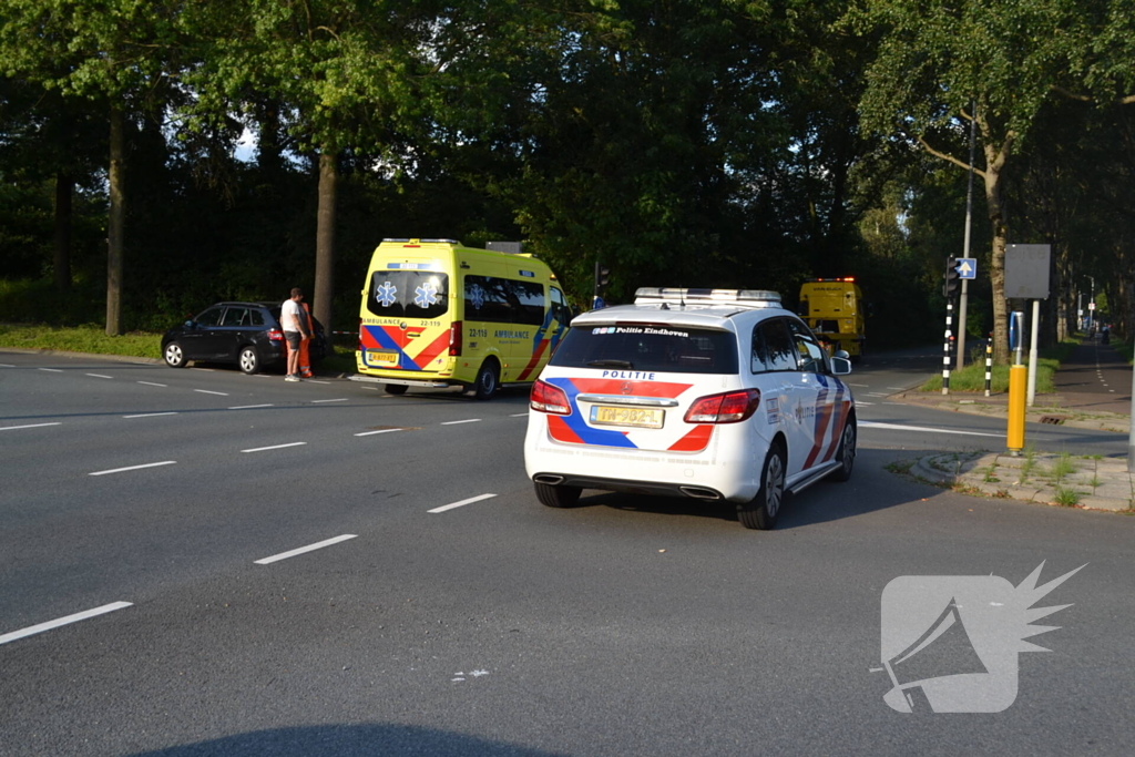 Twee voertuigen betrokken bij kop-staartbotsing