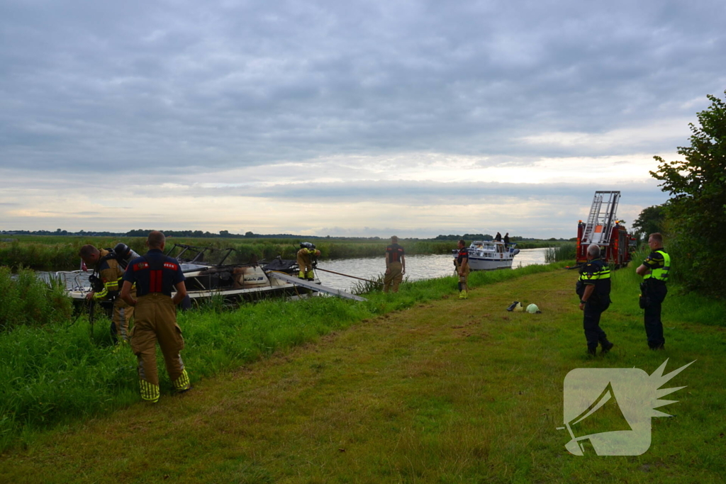 Flinke brand verwoest plezierjacht