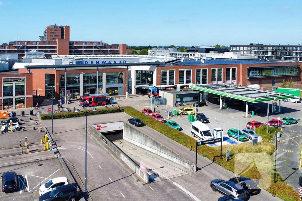 Medewerker ontdekt scheur in vloer winkelcentrum