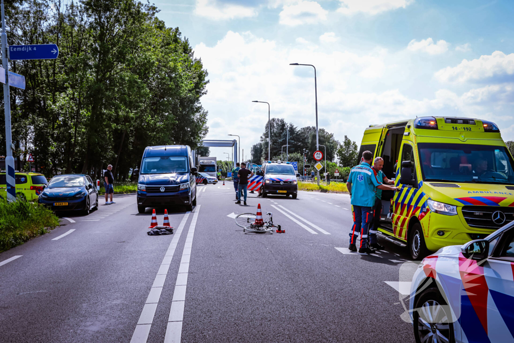 Traumateam ingezet na ongeval met racefietster en bestelbus