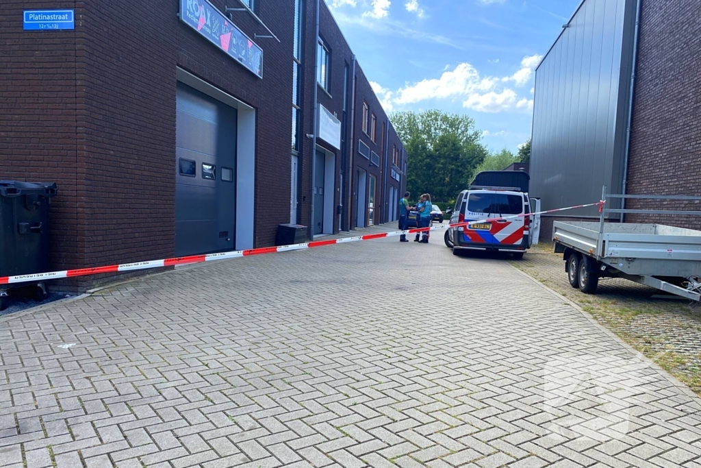 Hulpdiensten ingezet voor medisch incident in loods