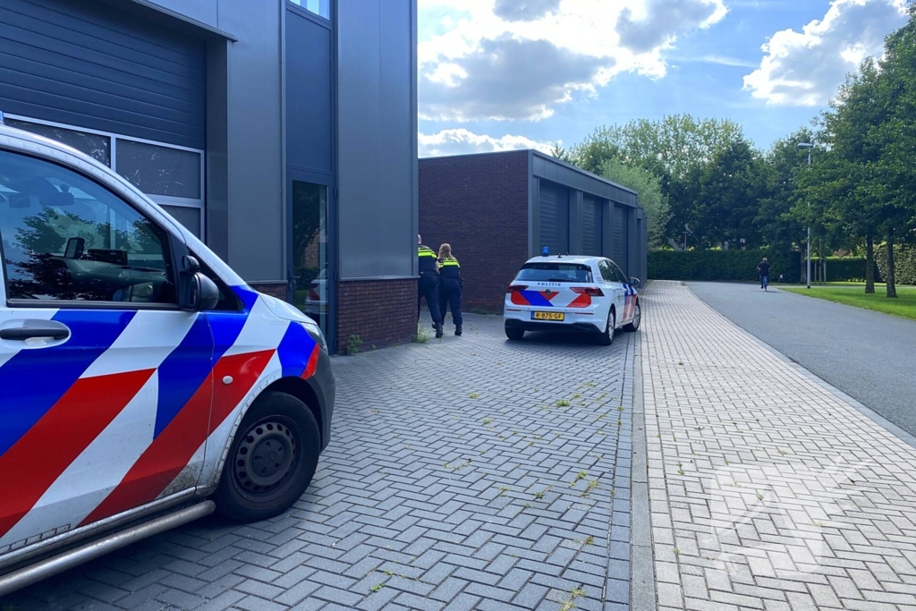 Hulpdiensten ingezet voor medisch incident in loods