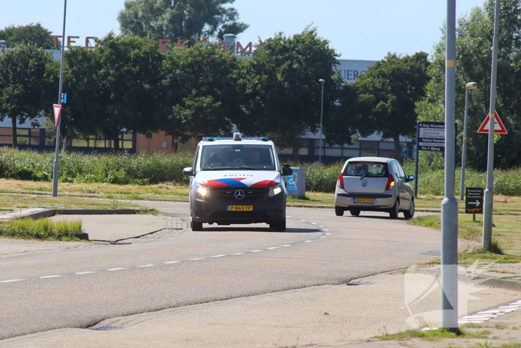 Persoon aangehouden tijdens inval door arrestatieteam in AZC