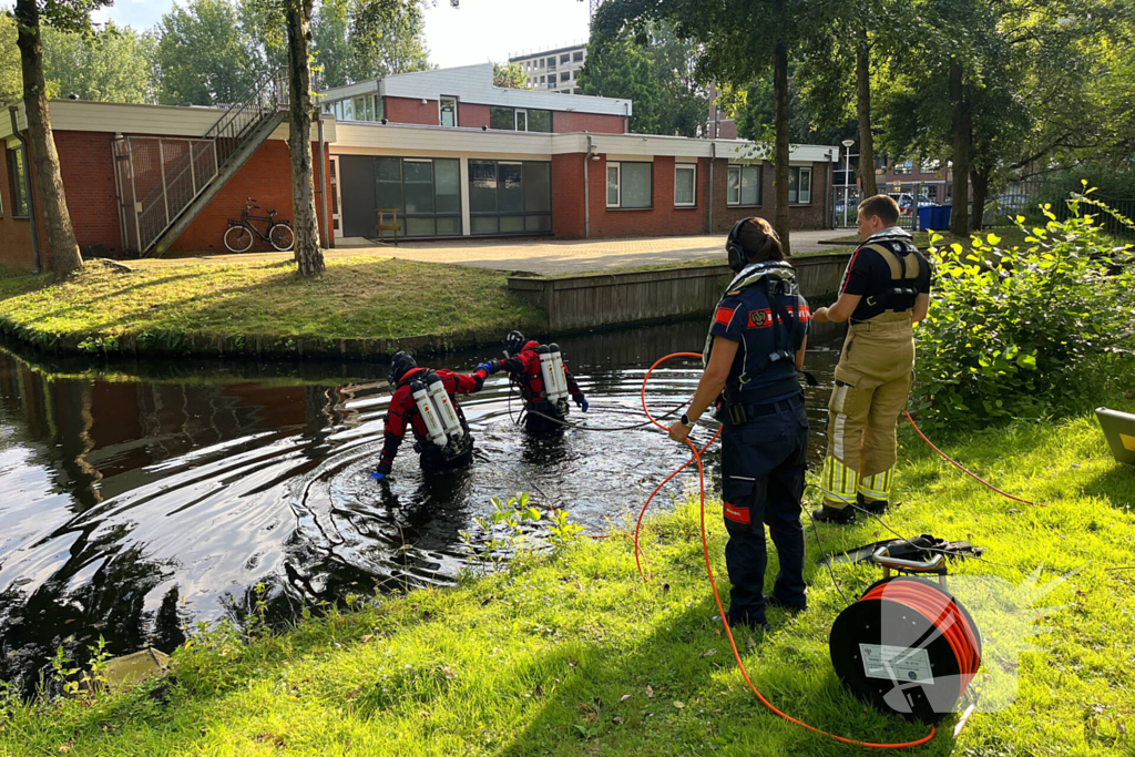 Hulpdiensten starten zoektocht in water naar vermist meisje