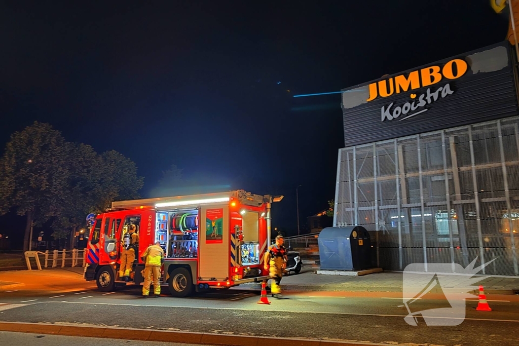 Brand op dak parkeergarage snel onder controle