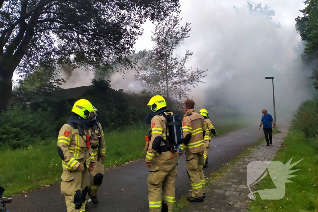 Veel rookontwikkeling bij uitslaande brand