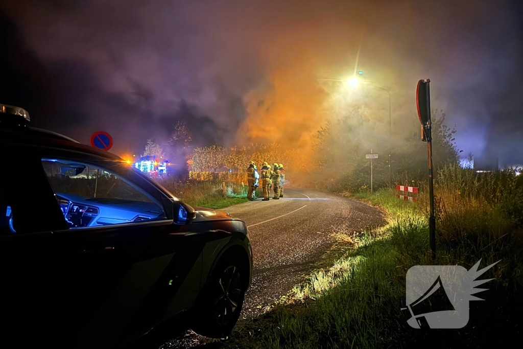 Grote brand in leegstaande boerderij