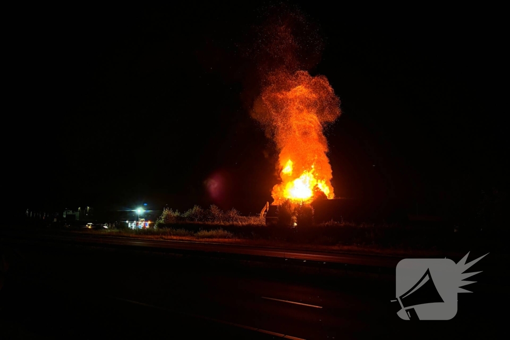 Grote brand in leegstaande boerderij