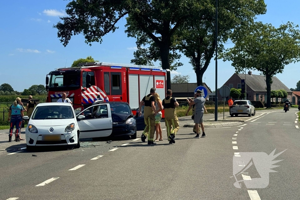 Schade na botsing op kruising