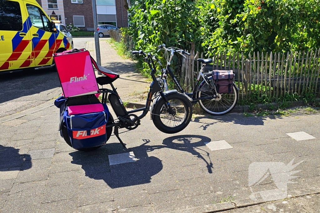 Fietser botst met flitsbezorger