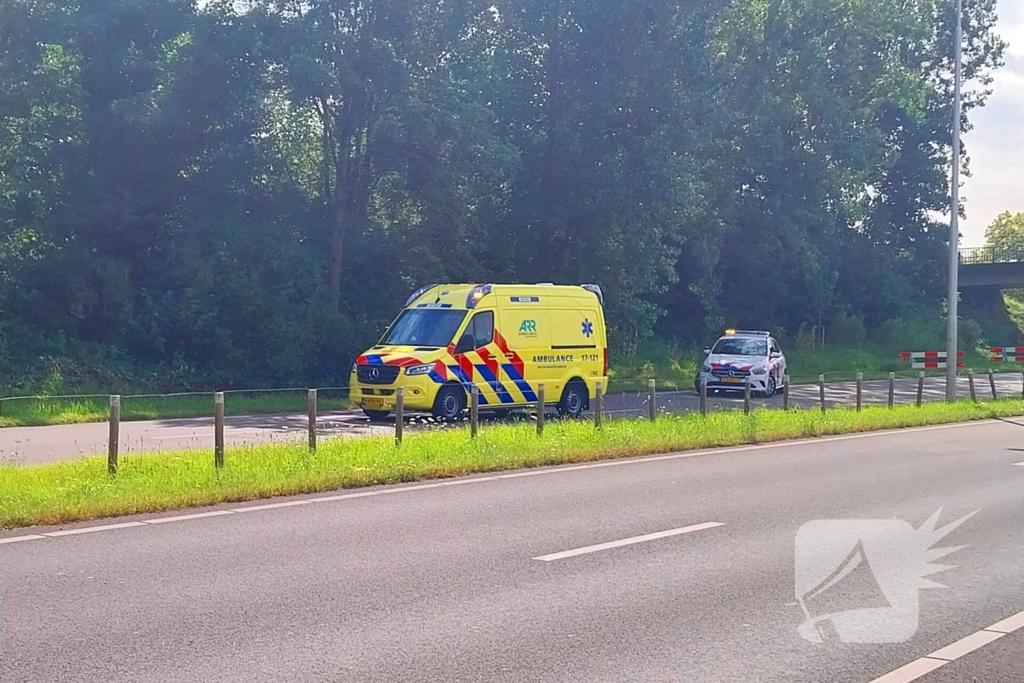 Automobilist belandt in berm