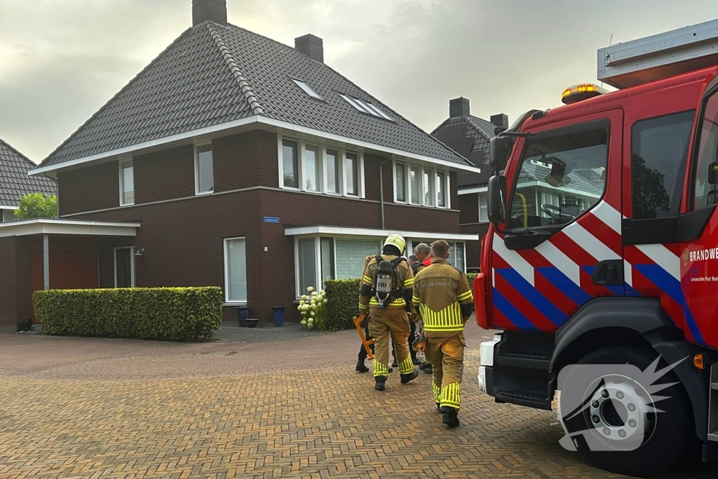 Rookmelder gaat af na val partij in woning