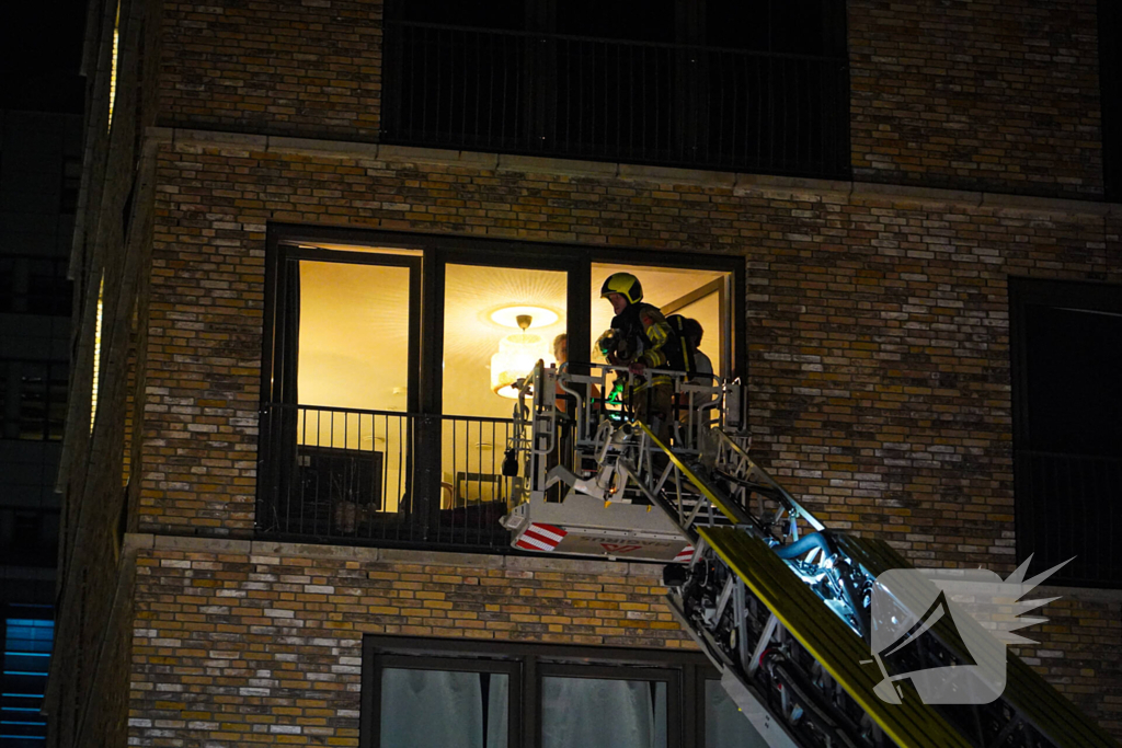 Brandweer haalt bewoners uit appartementen wegens brand