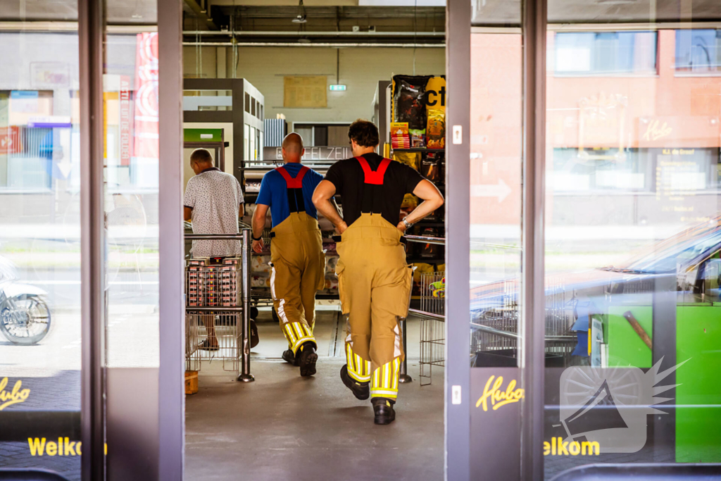 Onderzoek naar mogelijke brand bij Hubo