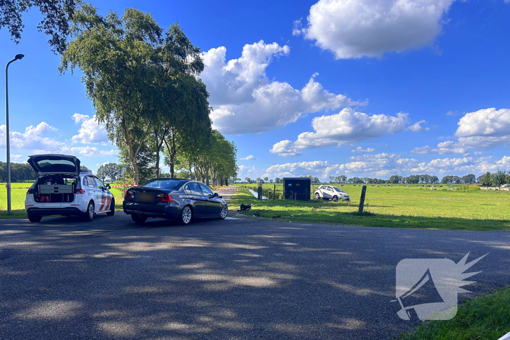 Auto's zwaarbeschadigd bij aanrijding