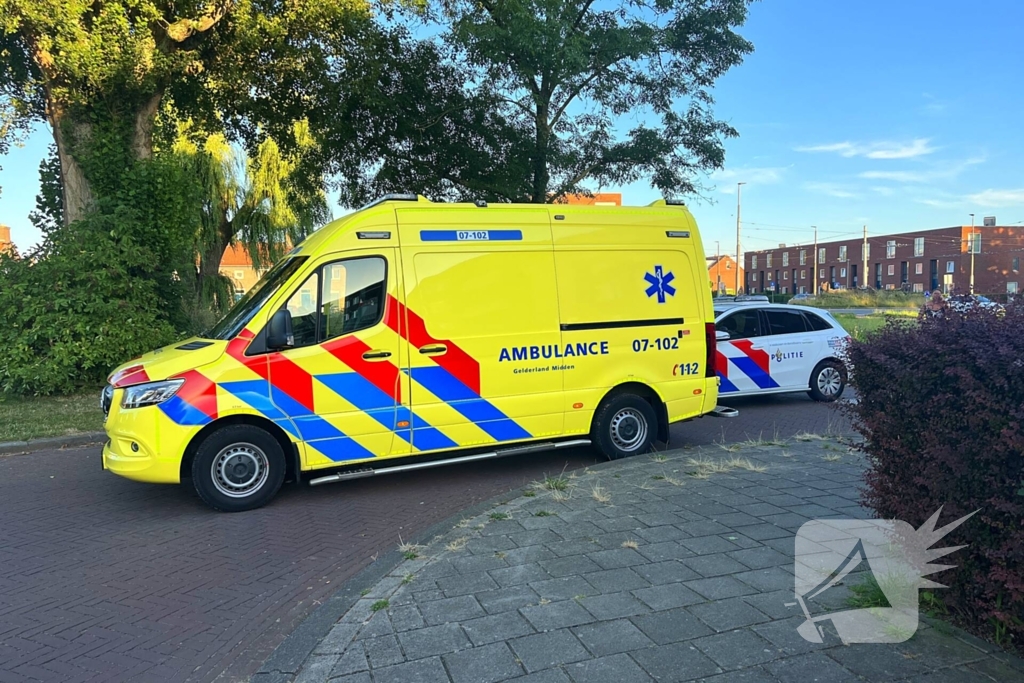 Persoon op scooter onderuit