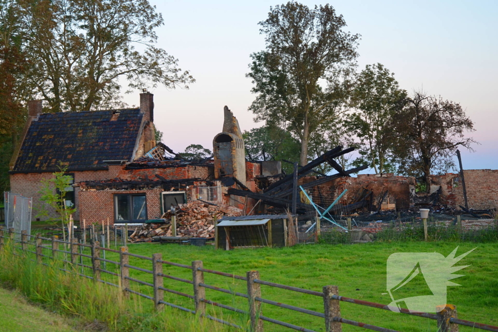 Boerderij verwoest na grote brand