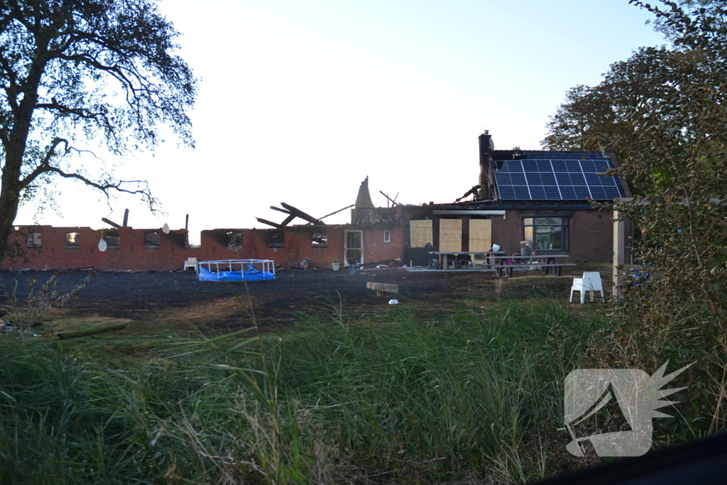 Boerderij verwoest na grote brand