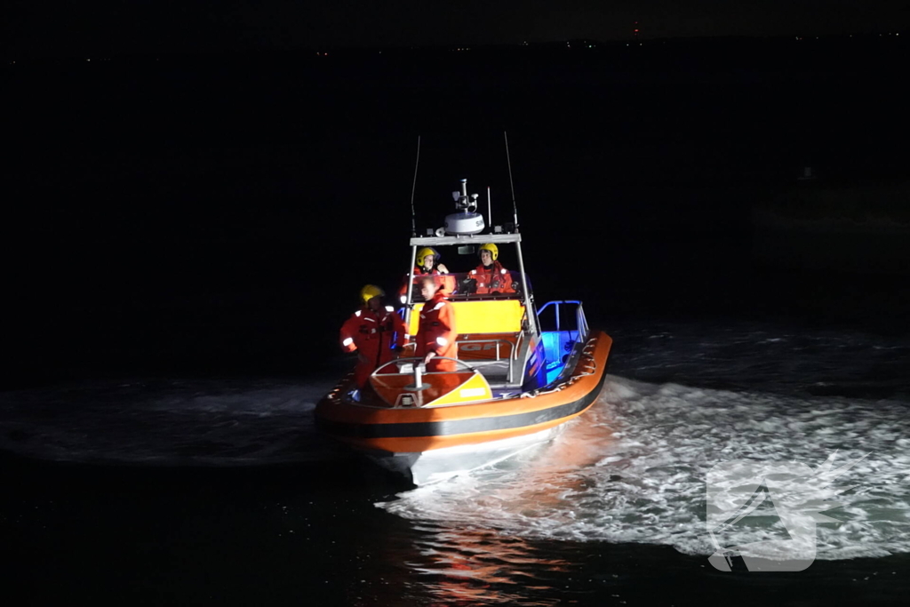 Zoektocht naar persoon te water