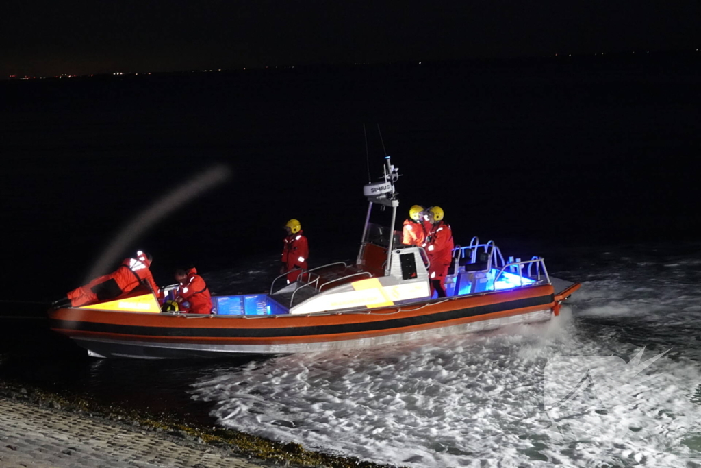 Zoektocht naar persoon te water