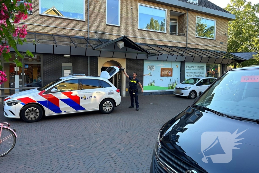 Forensische Opsporing verricht onderzoek in woning