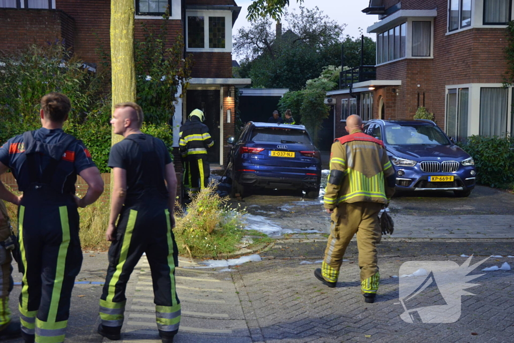 Elektrische auto van burgemeester in brand gestoken