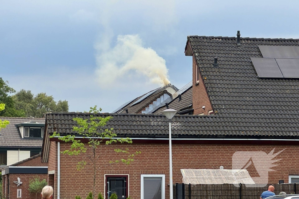 Veel rook bij brand in woning