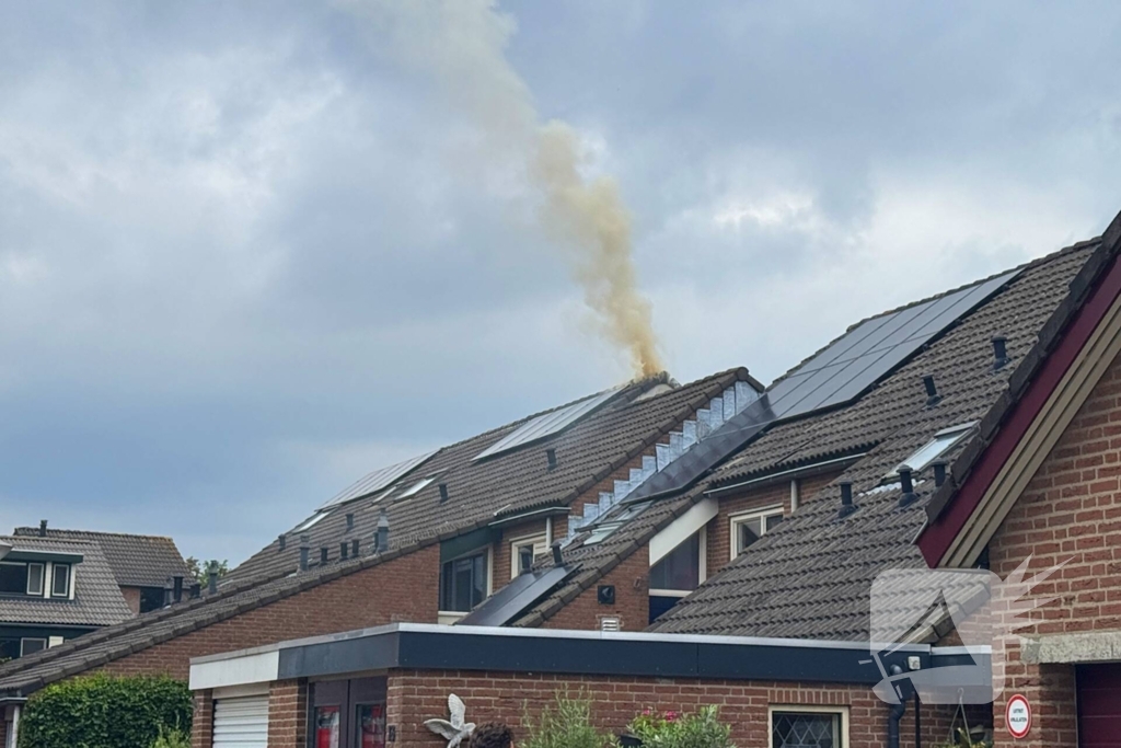 Veel rook bij brand in woning