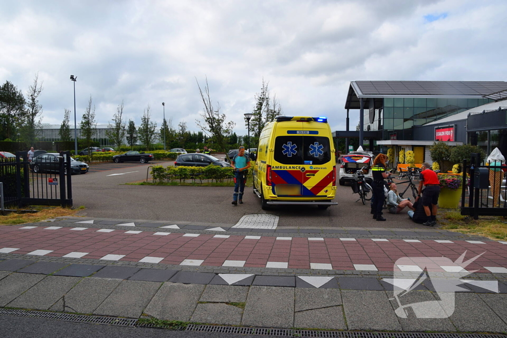 Persoon op fiets aangereden door personenauto