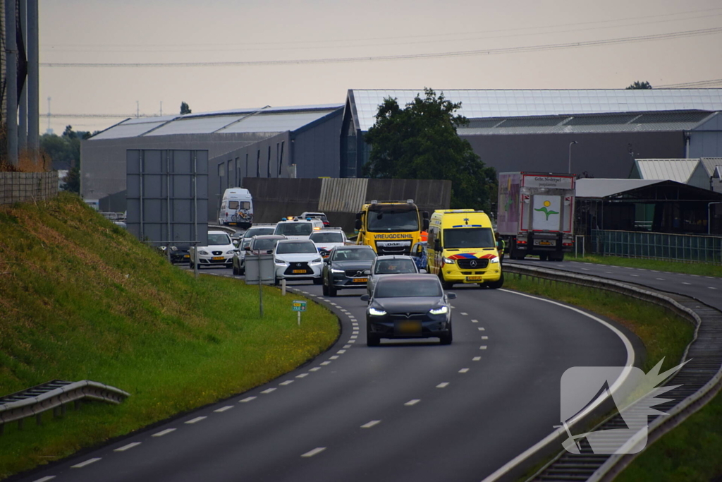 Rijstrook afgesloten na ongeval