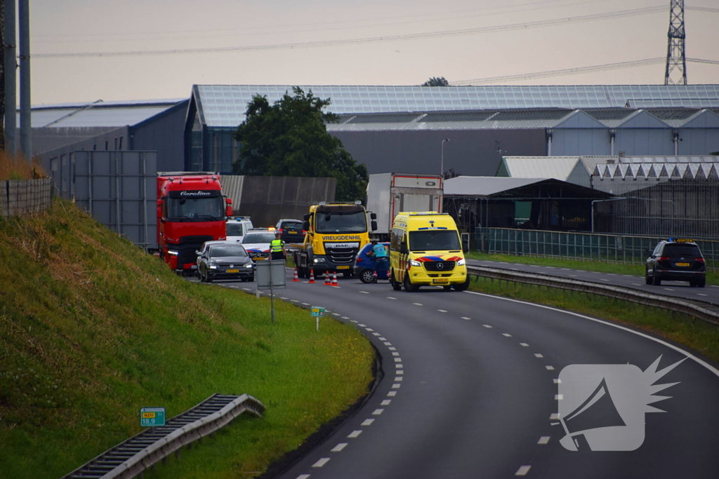 Rijstrook afgesloten na ongeval