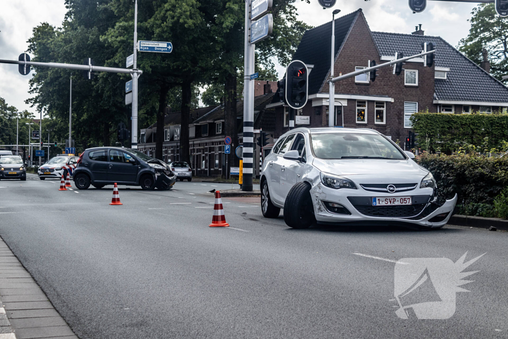 Veel schade bij ongeval op kruising