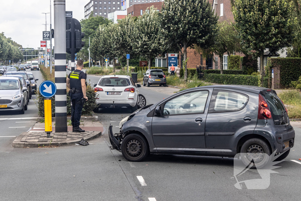 Veel schade bij ongeval op kruising