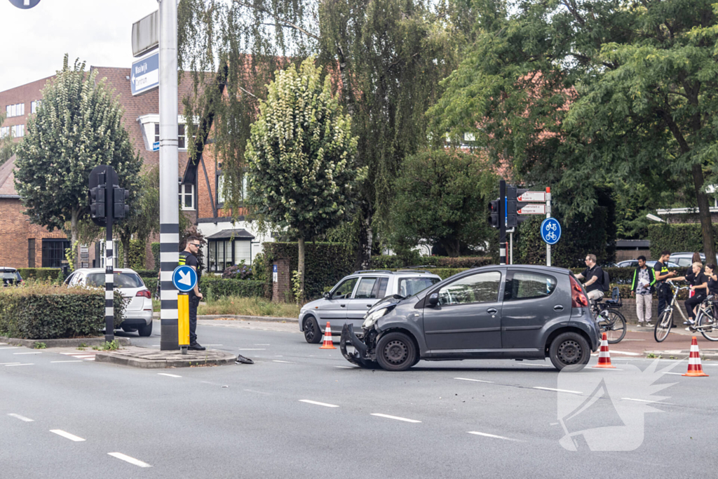 Veel schade bij ongeval op kruising