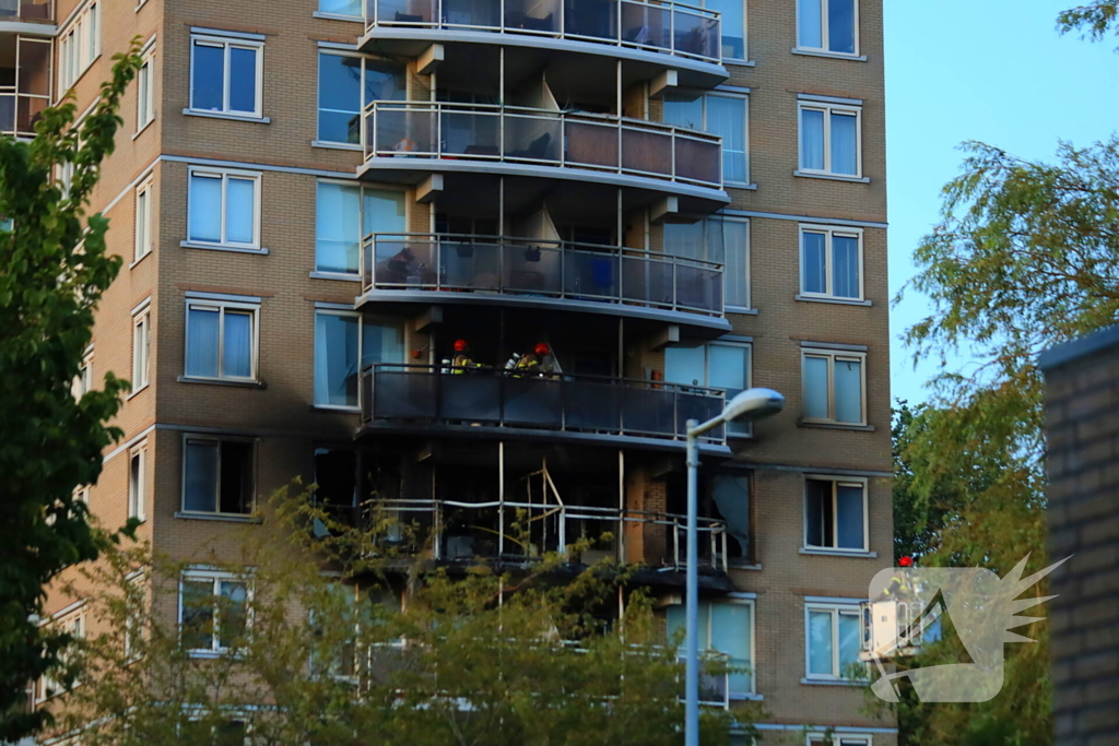 Grote schade na uitslaande brand in flatwoning