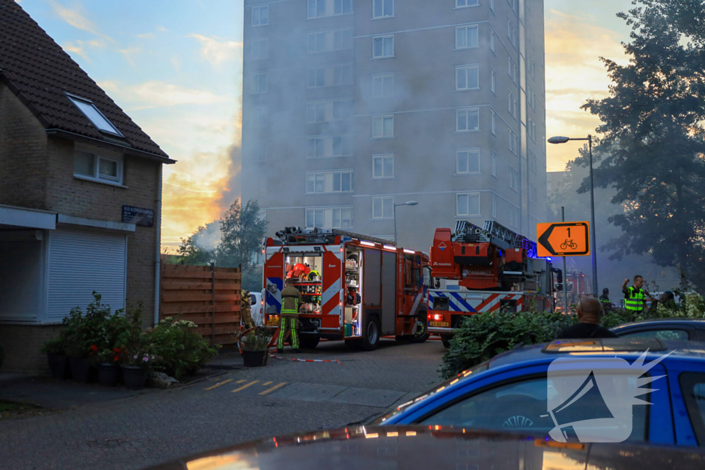 Grote schade na uitslaande brand in flatwoning