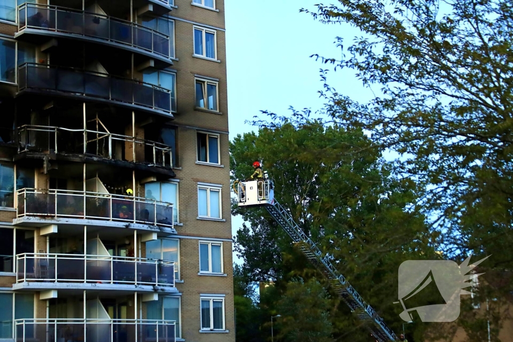 Grote schade na uitslaande brand in flatwoning