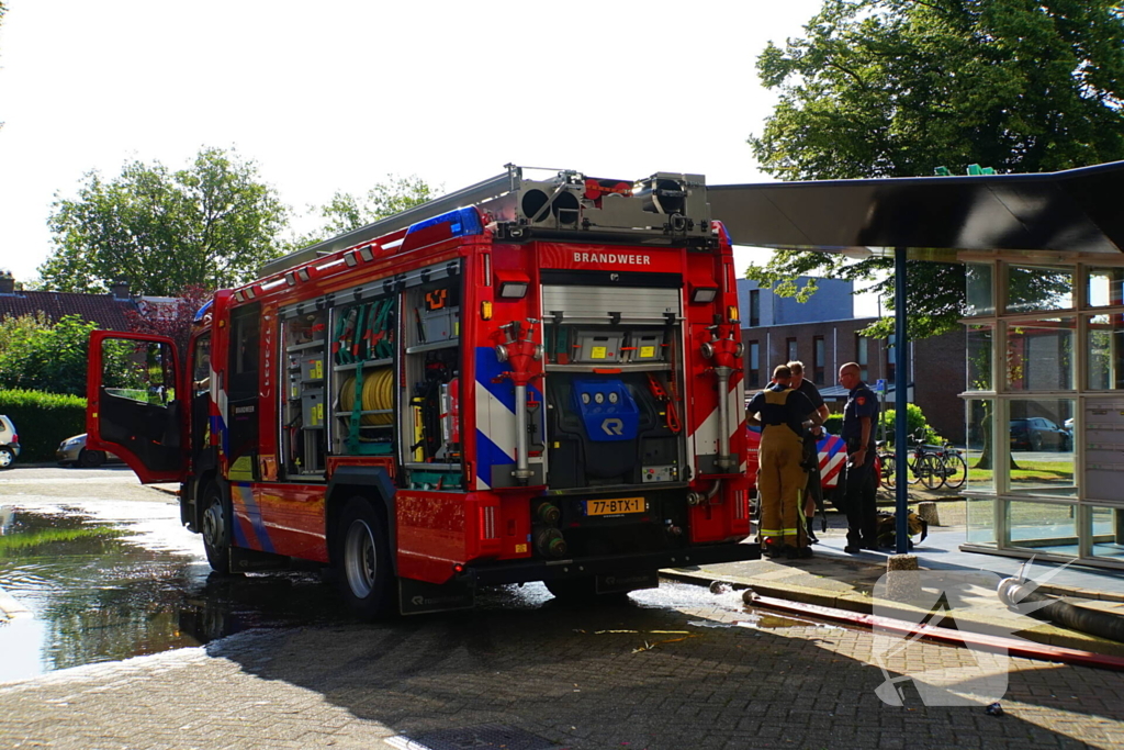 Flat zonder water door gescheurde waterleiding