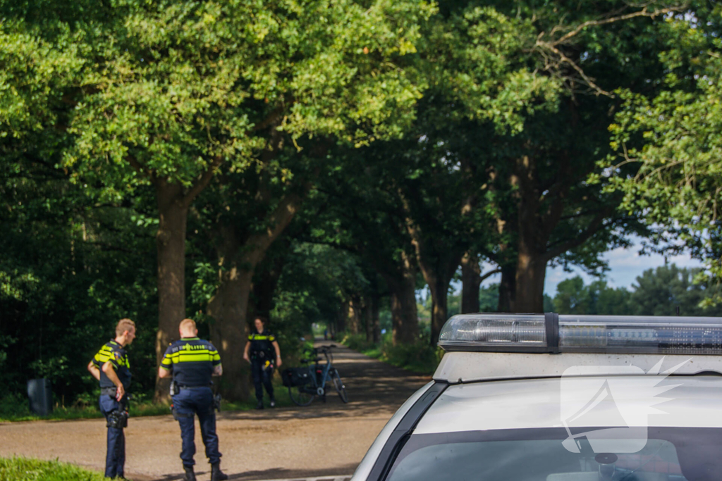 Twee elektrische fietsen met elkaar in botsing