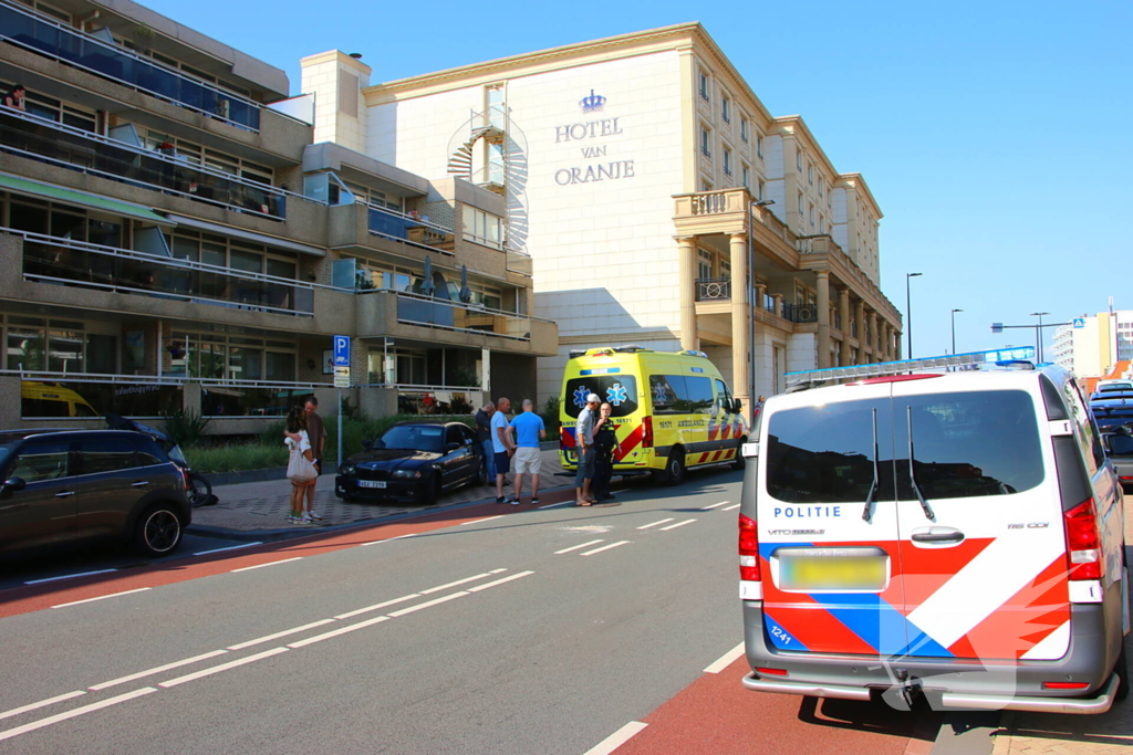 Bakfietser botst tegen openstaand portier