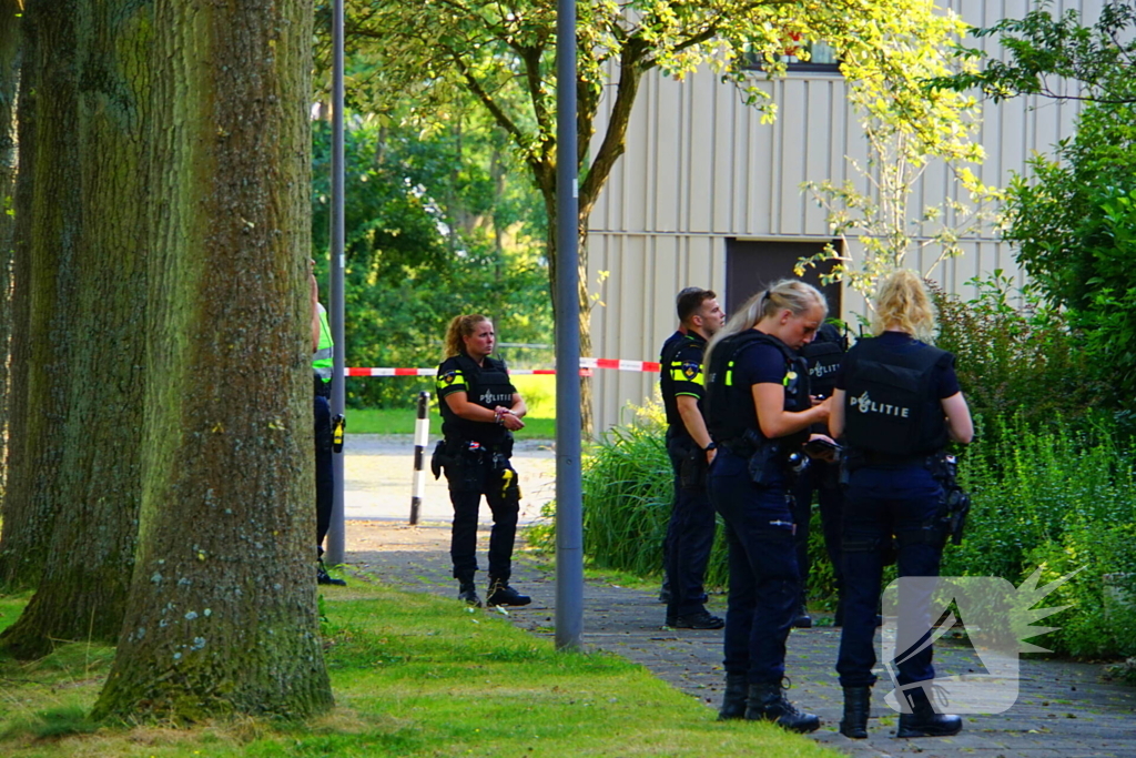 Politie valt woning binnen na schietpartij, verdachte aangehouden