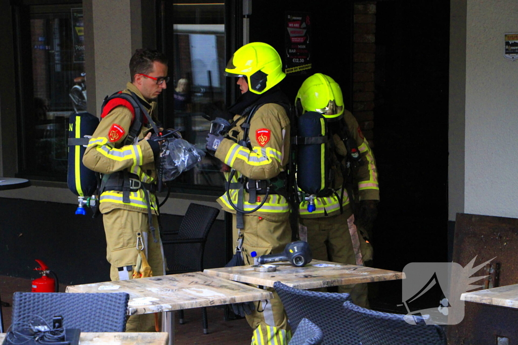 Brandweer onderzoekt gaslucht in café