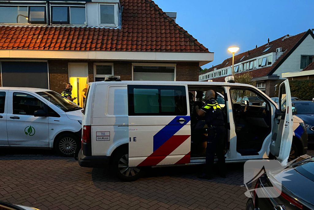 Aanhouding en gewonde na vechtpartij, messen gevonden in woning