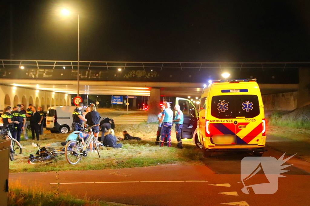 Meerdere fietsers gewond bij botsing met auto