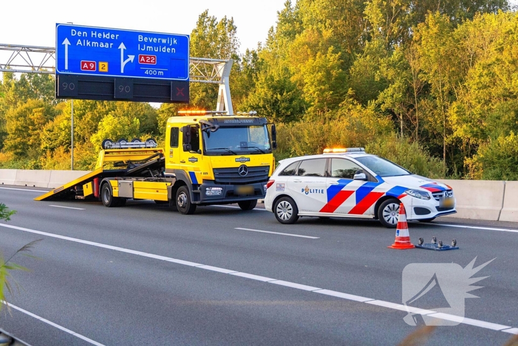 Rijstrook afgesloten door kop-staartaanrijding