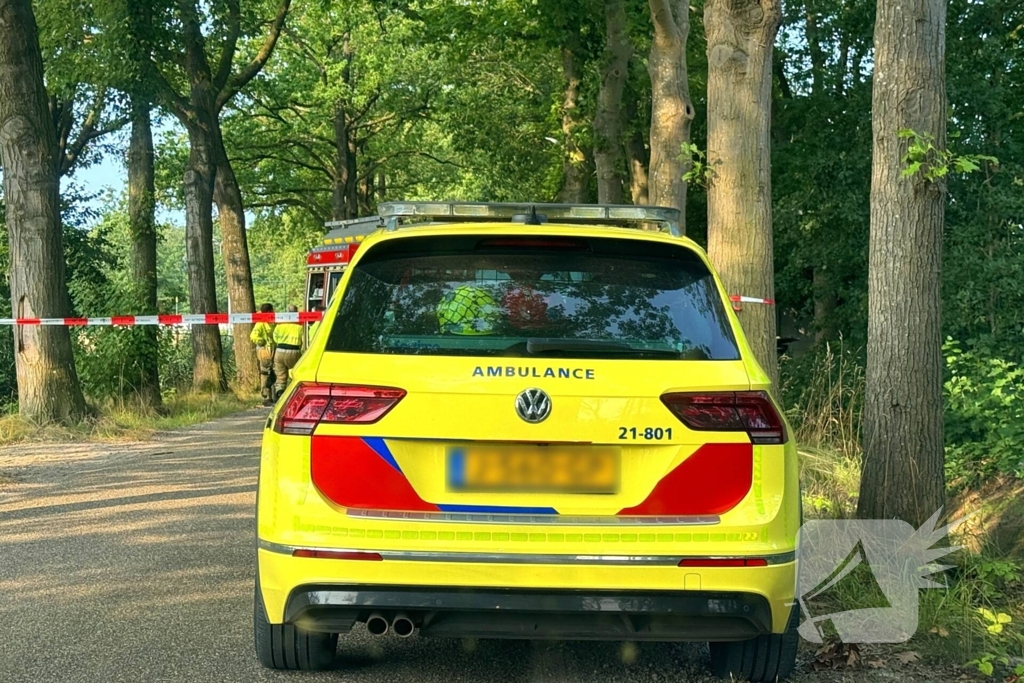 Voertuigen belanden in sloot na aanrijding