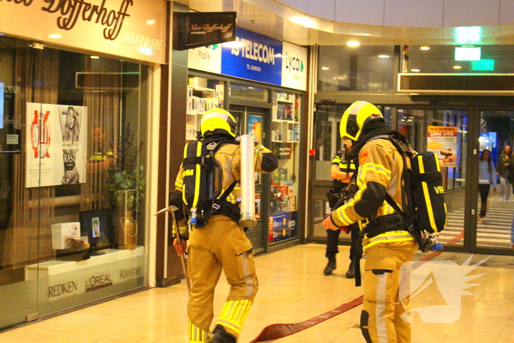 Omstanders bellen brandweer voor rookontwikkeling uit bakkerij