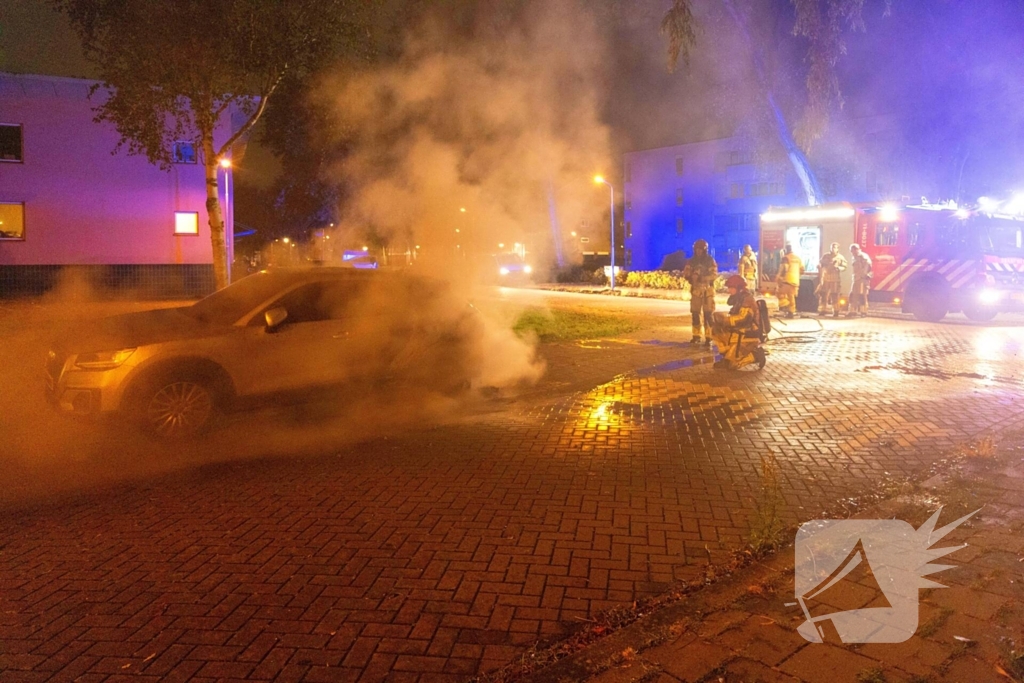 Politie onderzoekt mogelijke brandstichting bij auto